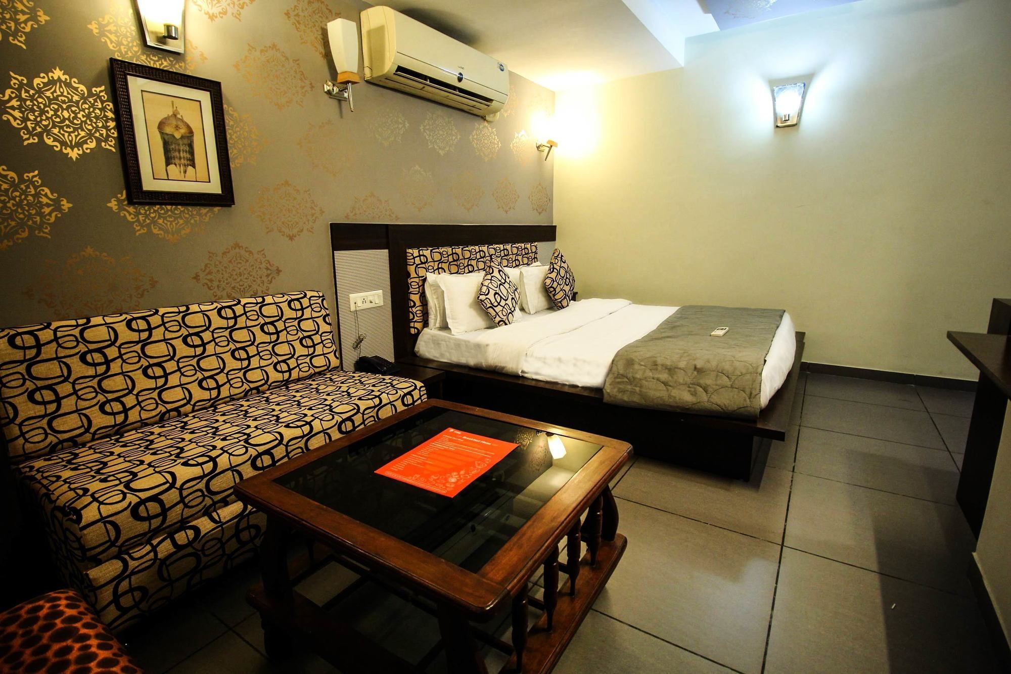 Oyo 4161 Hotel Shailly Inn Ахмедабад Екстериор снимка